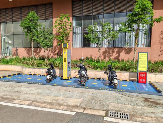 1766546548609940.jpeg 电动自行车无线充电桩,电动摩托车无线充电站,电动两轮车智能无线充电,共享电单车智能无线充电桩